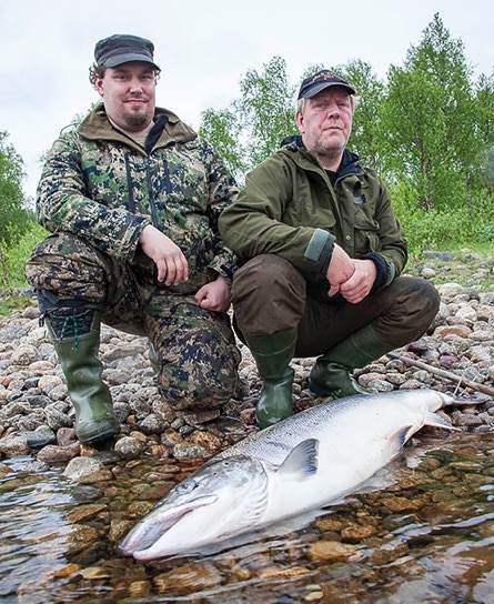 Kimmo ja Anssi Kemppainen ja 22 kg lohi Tenosta