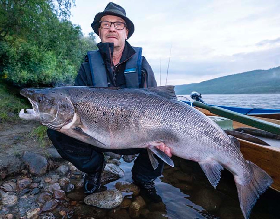 Vesa Turunen sai Tiura vaapulla (väri Korona Jaska) 13,7 kiloisen kojamon.